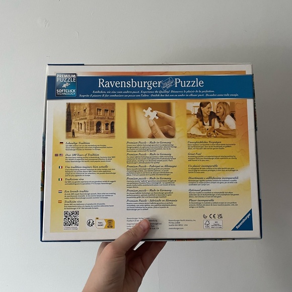 300 pc Puzzle 🧩 Birdhouses - Picture 2 of 2